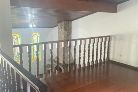 Sobrado à venda com 6 quartos, sendo 3 suítes,  em Dos Casa, São Bernardo do Campo, SP