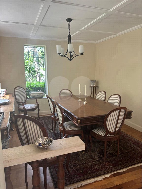 Casa à venda com 5 quartos, sendo 3 suítes, em Jardim América, São Paulo, SP