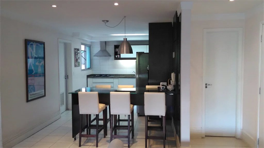 Apartamento à venda com 3 suítes em Jardim Londrina, São Paulo, SP