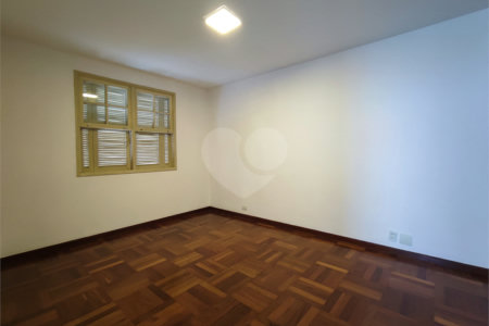 Casa para alugar com 4 quartos, sendo 2 suítes, no condomínio Comendador Elias Zarzur, São Paulo - SP
