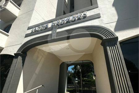 Apartamento à venda com 2 quartos, sendo 1 suíte, no Centro, Ponta Porã, MS