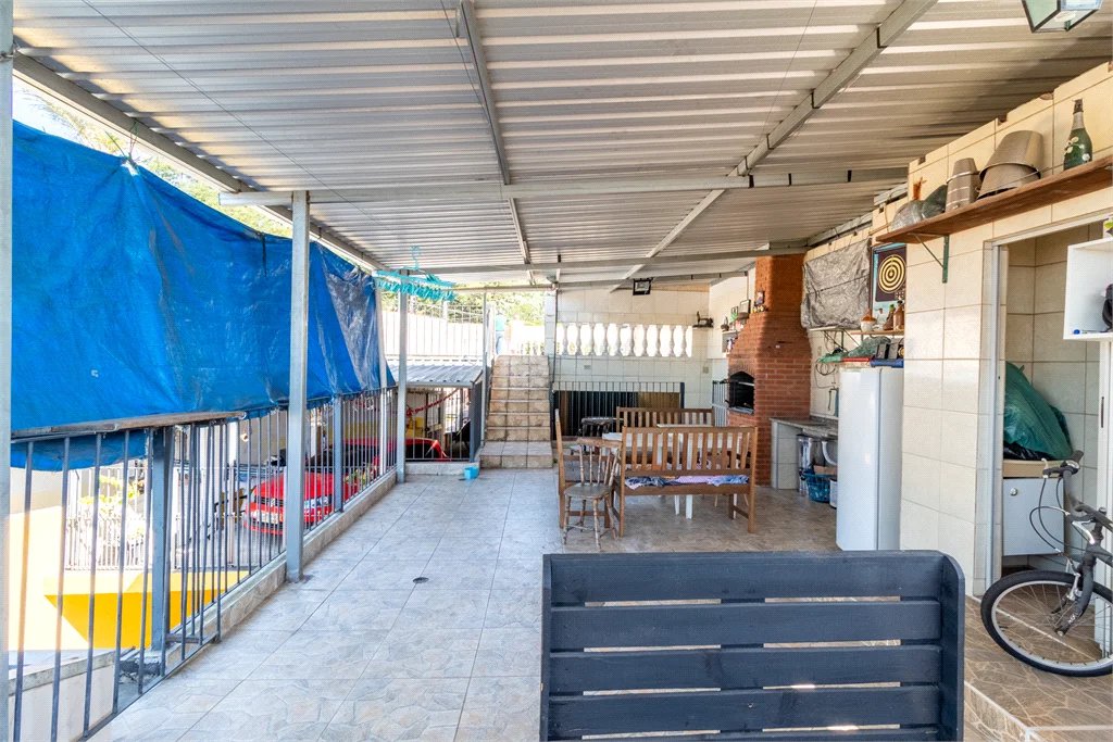 Casa à venda com 3 quartos, sendo 1 suíte, em Jardim Paris, São Paulo, SP