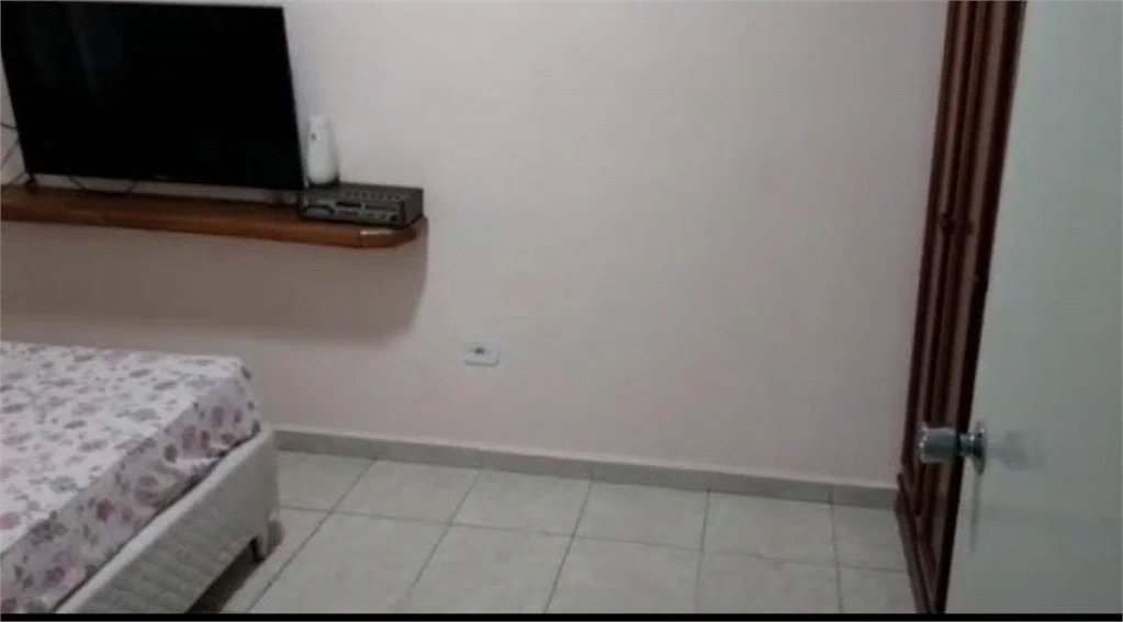 Casa Térrea à venda com 6 quartos em Jardim Rosana, São Paulo, SP