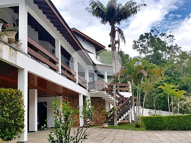 Casa à venda com 4 suítes no condomínio Alpes da Cantareira, Mairiporã - SP