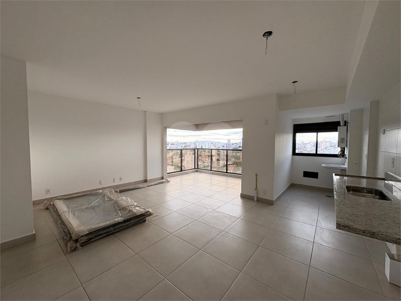 Apartamento à venda com 3 quartos, sendo 1 suíte,  em Jardim Faculdade, Sorocaba, SP