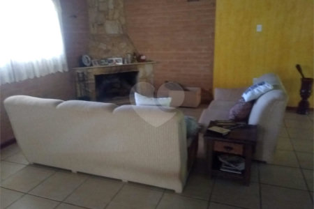 Chácara à venda com 4 quartos, sendo 1 suíte, em Bairro dos Pires, Extrema, MG