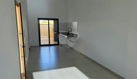 Casa à venda com 2 quartos, sendo 1 suíte,  no condomínio Tivolli, Itapetininga - SP