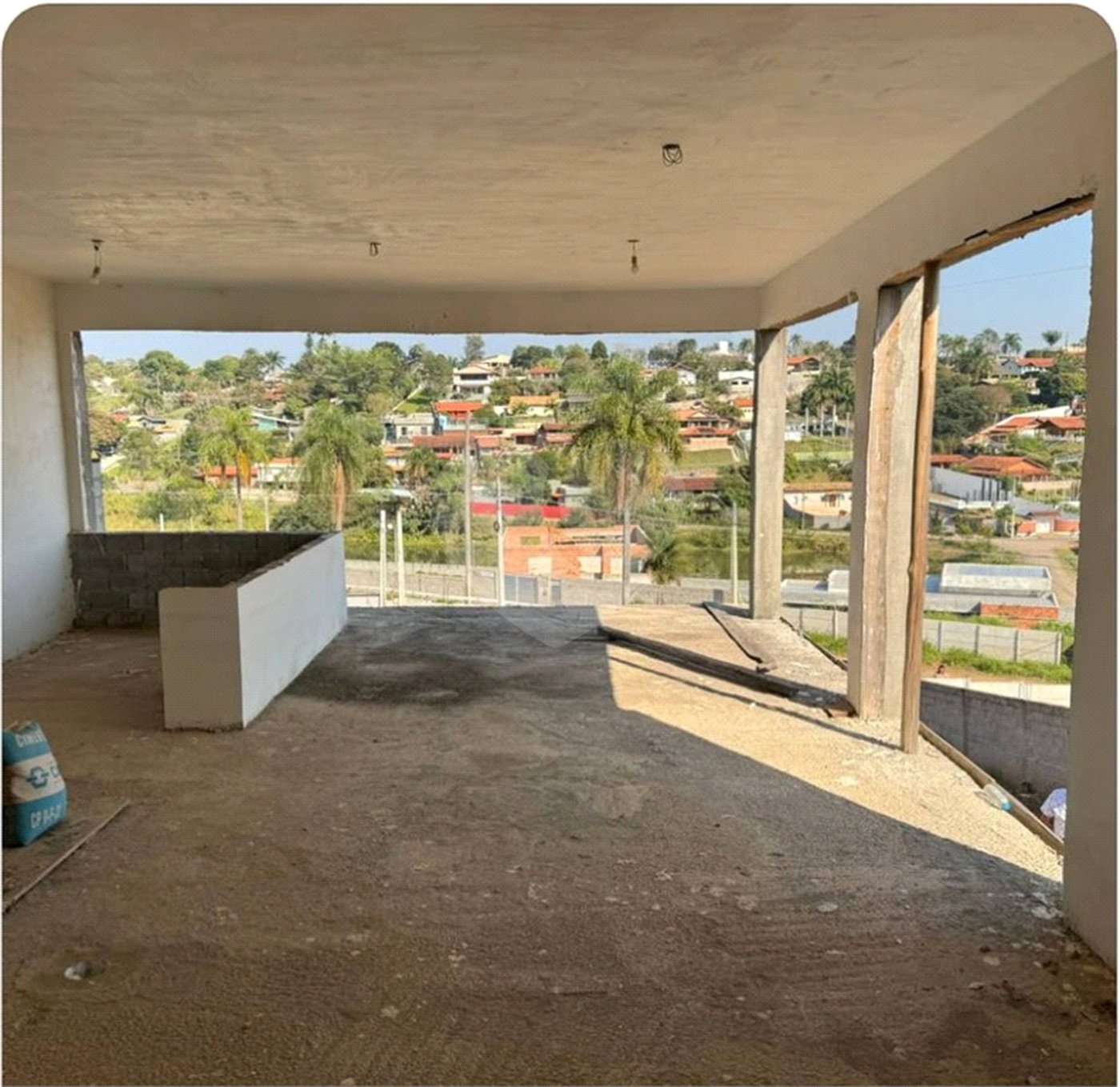 Sobrado à venda com 4 suítes em Jardim Centenário, Atibaia, SP