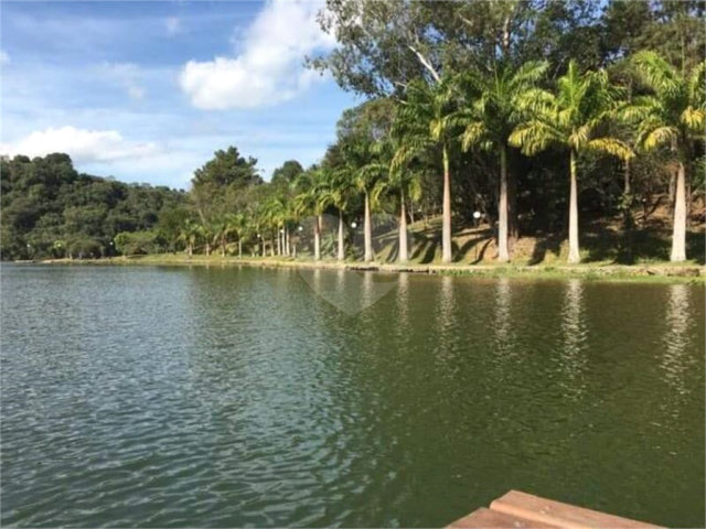 Casa à venda com 4 quartos, sendo 1 suíte,  em Vila Machado, Mairiporã, SP