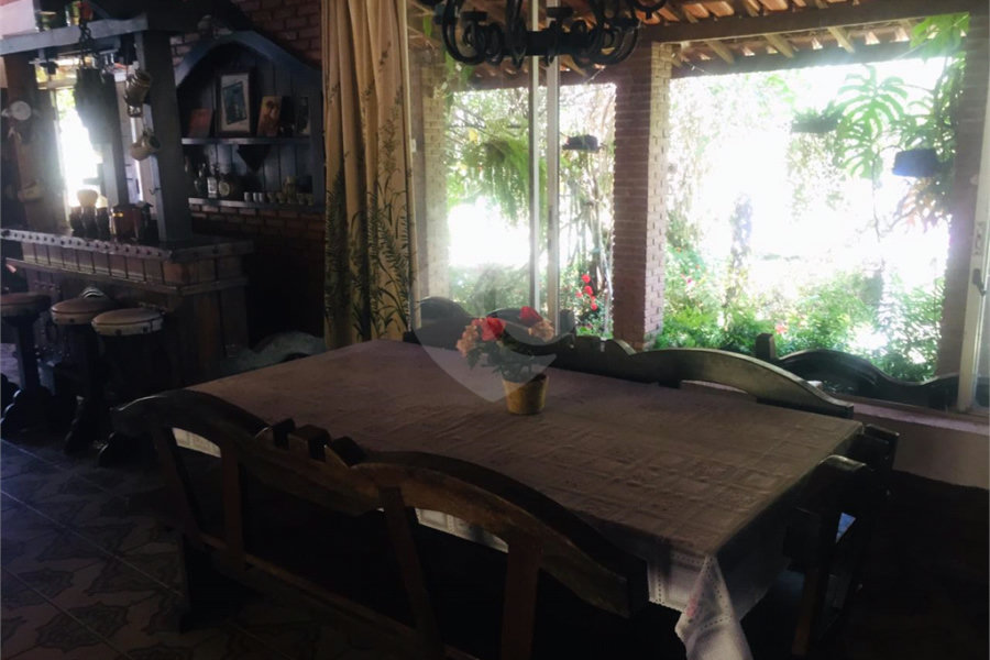 Sítio à venda com 9 quartos, sendo 4 suítes, em Remédios, Mairiporã, SP