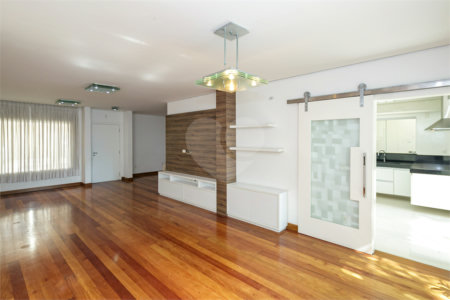Casa à venda com 3 suítes no condomínio Villaggio Belvedere, São Paulo - SP
