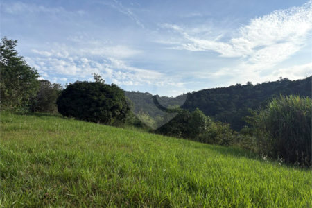 Sítio à venda com 3 quartos, sendo 1 suíte, no Centro, Guararema, SP