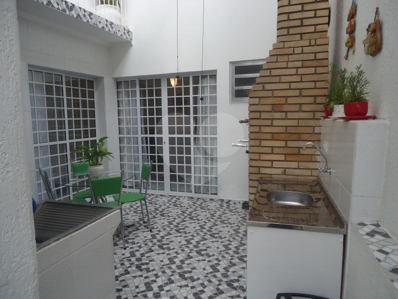 Sobrado à venda com 4 quartos, sendo 3 suítes, em Jardim Floresta, São Paulo, SP