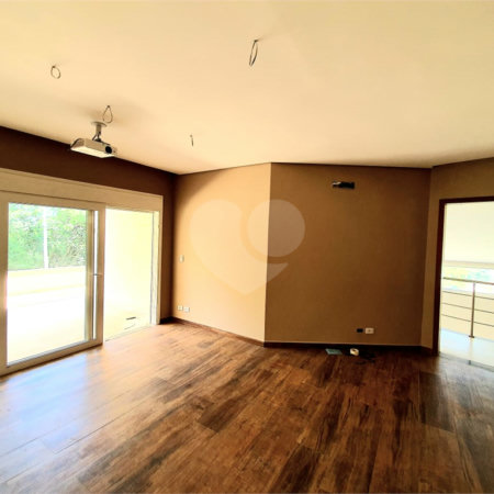 Casa à venda com 5 quartos, sendo 3 suítes, no condomínio Serra da Estrela, Atibaia - SP
