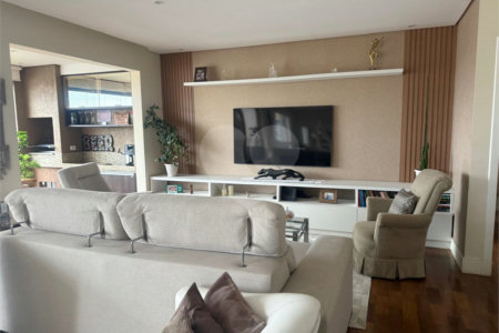 Apartamento à venda com 3 suítes em Vila Suzana, São Paulo, SP