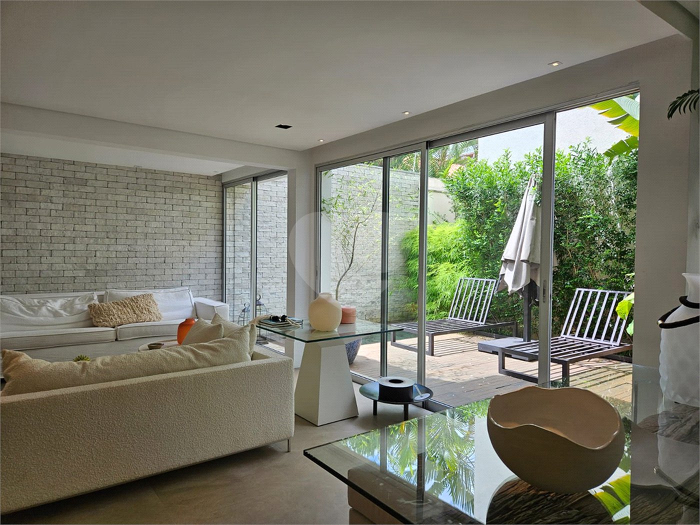 Casa à venda com 4 quartos, sendo 2 suítes,  no condomínio Villa Luxis, São Paulo - SP