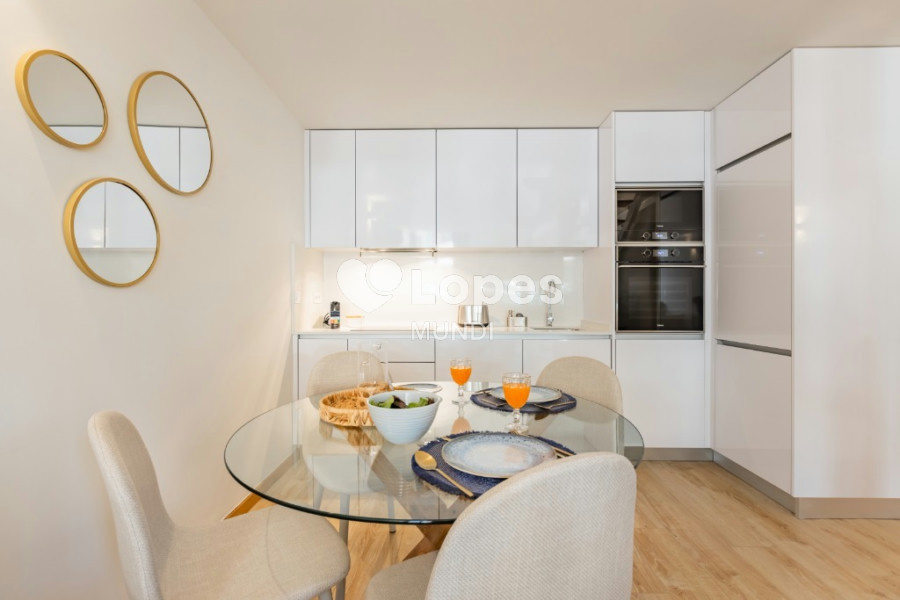 Apartamento T2 Duplex à venda no Bonfim, Porto, Portugal – Mobiliado