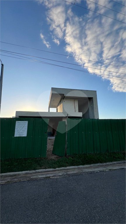 Casa em condomínio à venda com 3 quartos, sendo 2 suítes, em Ogiva, Cabo Frio, RJ
