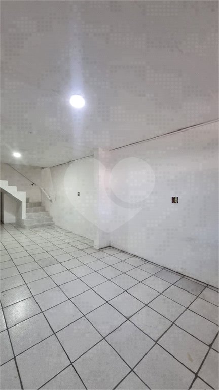 Sobrado à venda com 2 quartos em Vila Nivi, São Paulo, SP