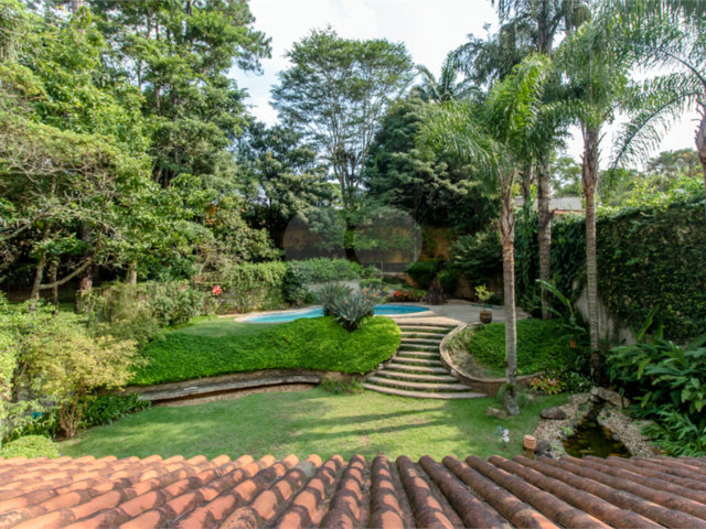 Sobrado à venda com 4 suítes em Jardim Cordeiro, São Paulo, SP