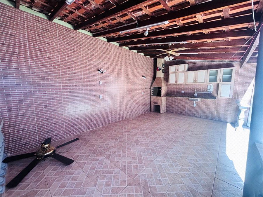 Casa para alugar com 3 quartos, sendo 1 suíte,  em Wanel Ville, Sorocaba, SP