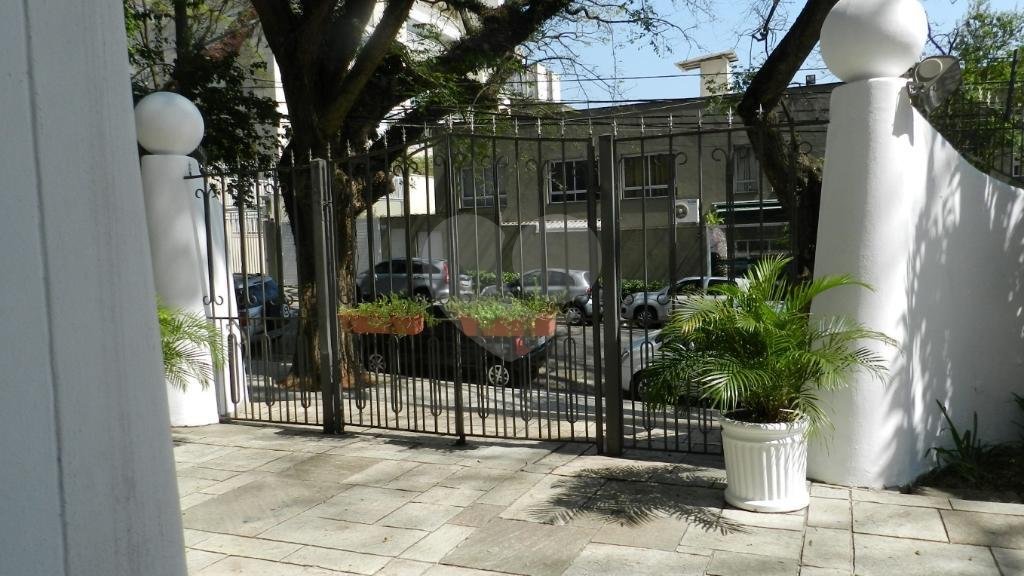 Apartamento à venda com 3 quartos, sendo 1 suíte, em Alto da Boa Vista, São Paulo, SP