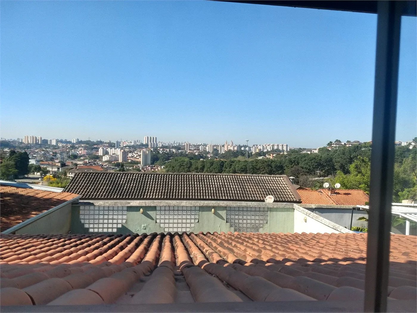 Sobrado à venda com 4 quartos, sendo 1 suíte,  em Parque dos Príncipes, São Paulo, SP
