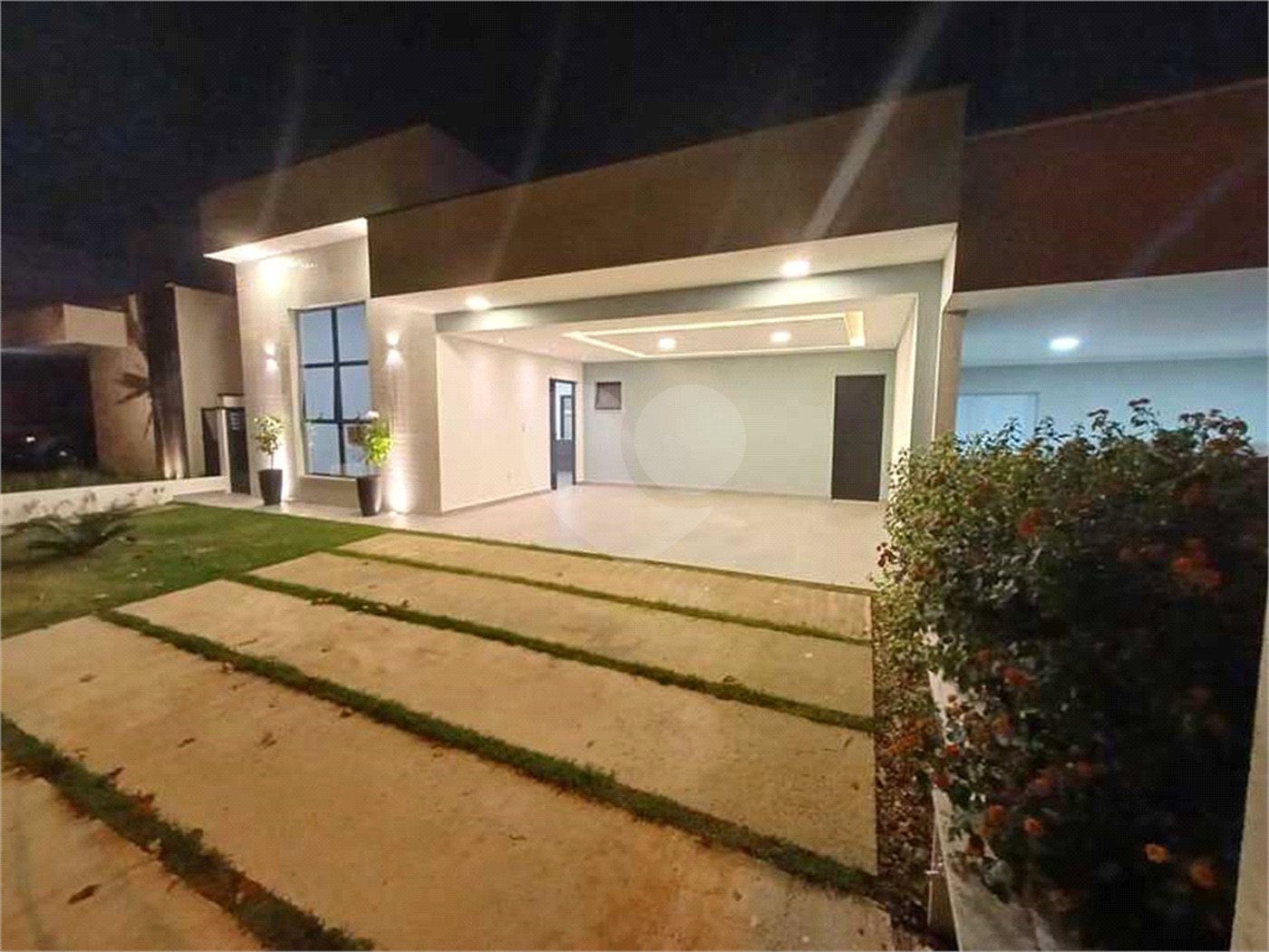 Casa à venda com 3 suítes no condomínio Residencial Alto de Itaici, Indaiatuba - SP