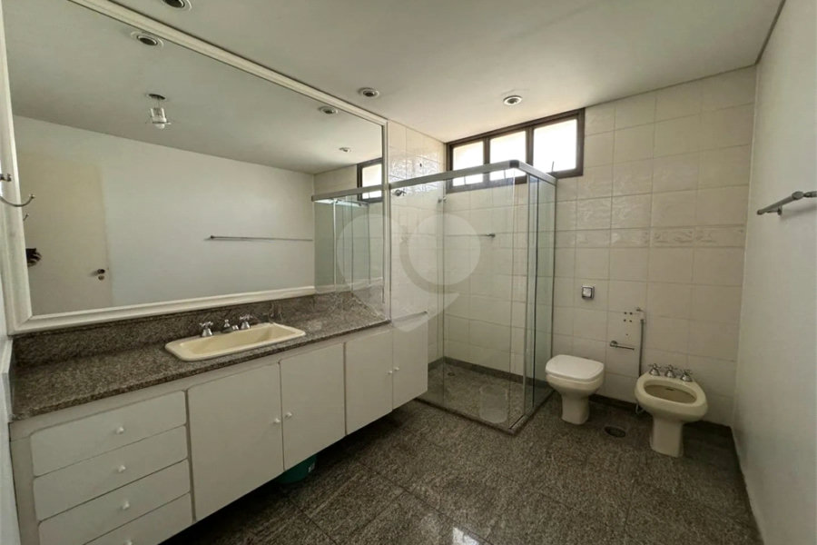 Apartamento à venda com 4 quartos, sendo 2 suítes, em Morumbi, São Paulo, SP