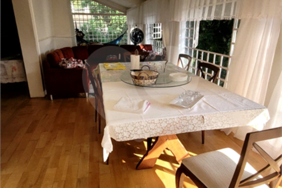 Casa à venda com 4 suítes no condomínio Parque Imperial da Cantareira, Mairiporã - SP