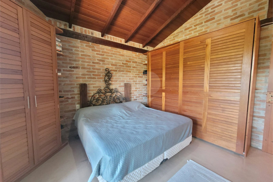 Casa à venda com 3 quartos, sendo 1 suíte,  no condomínio Residencial Bosque da Serra, Mairiporã - SP