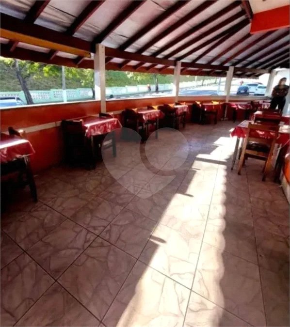 Prédio Comercial e Residencial à Venda — Residencial Burck - Louveira - SP