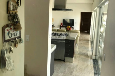 Casa à venda com 5 quartos, sendo 3 suítes, em Loteamento Jardim Morumbi, Atibaia, SP