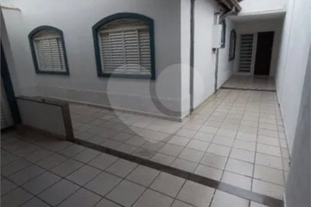 Casa à venda com 3 quartos, sendo 2 suítes,  em Conjunto Residencial Trinta e Um de Março, São José dos Campos, SP