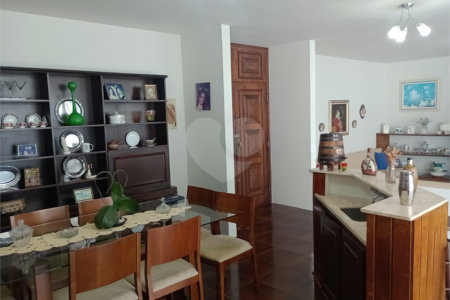 Casa à venda com 4 quartos, sendo 1 suíte, em Vila Rosa, Itapetininga, SP