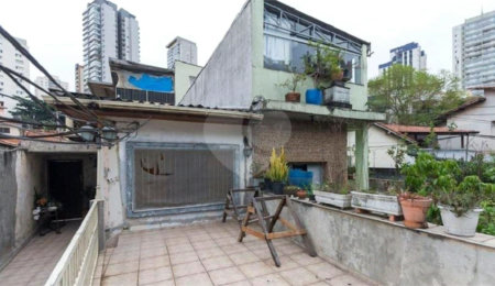 Sobrado à venda com 3 quartos, sendo 1 suíte,  em Bosque da Saúde, São Paulo, SP