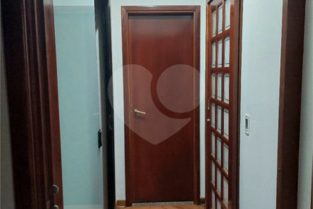 Apartamento à venda com 3 quartos, sendo 1 suíte, no Centro, Araraquara, SP