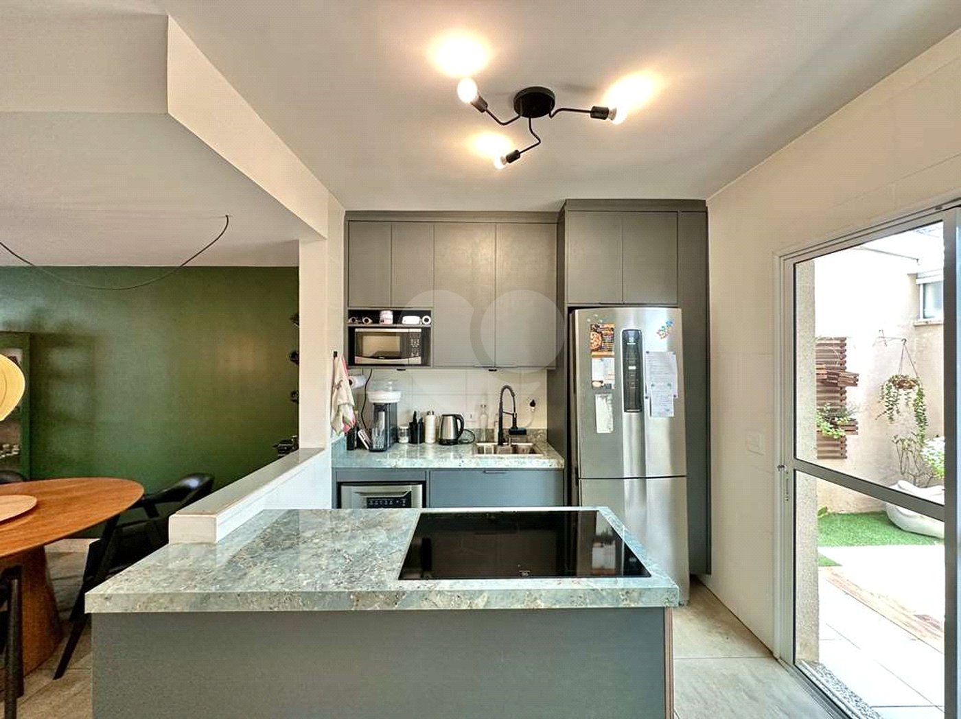Casa à venda com 3 quartos, sendo 1 suíte, no condomínio Villaggio Viana, Cotia - SP