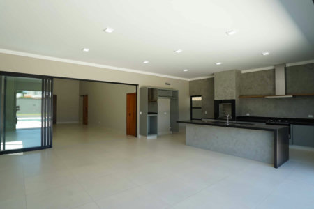 Casa à venda com 4 suítes no condomínio Gramado Park Residencial, Álvares Machado - SP