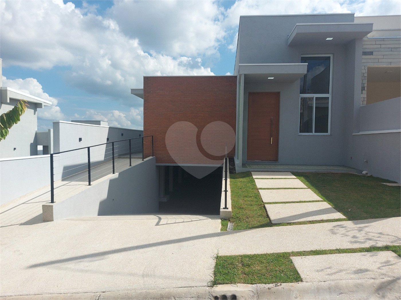 Casa à venda com 3 quartos, sendo 1 suíte,  no condomínio Gardenville, Itu - SP