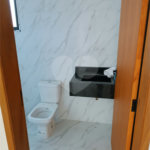 Sobrado à venda com 3 quartos, sendo 1 suíte,  em Residencial Jardins da Catalunha, Atibaia, SP