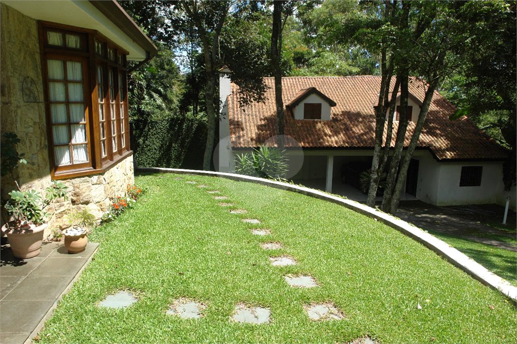Casa à venda com 3 suítes no condomínio Jardim da Montanha I, Mairiporã - SP