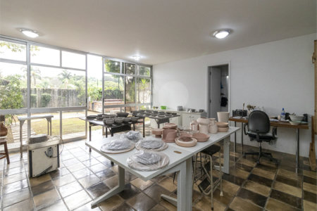 Casa à venda com 3 quartos, sendo 2 suítes, em Alto de Pinheiros, São Paulo, SP