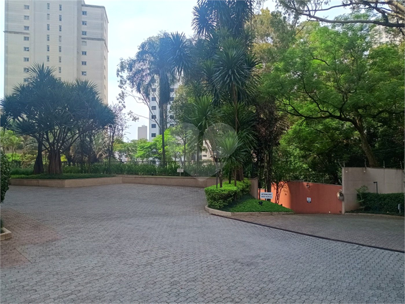 Apartamento à venda com 3 suítes em Vila Suzana, São Paulo, SP