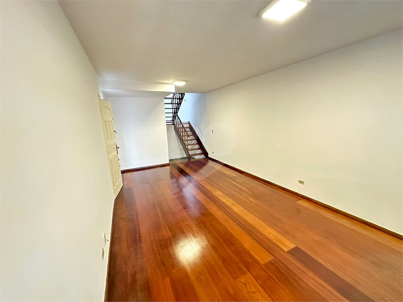 Casa à venda com 3 quartos, sendo 1 suíte, em Jardim Trussardi, São Paulo, SP