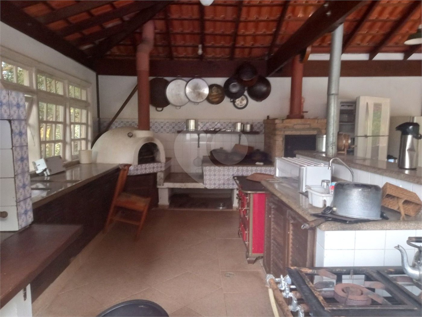 Chácara à venda com 7 quartos, sendo 3 suítes, em Saboó, São Roque, SP