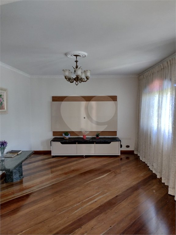 Sobrado à venda com 3 quartos, sendo 2 suítes, em Cidade Cruzeiro do Sul, Suzano, SP