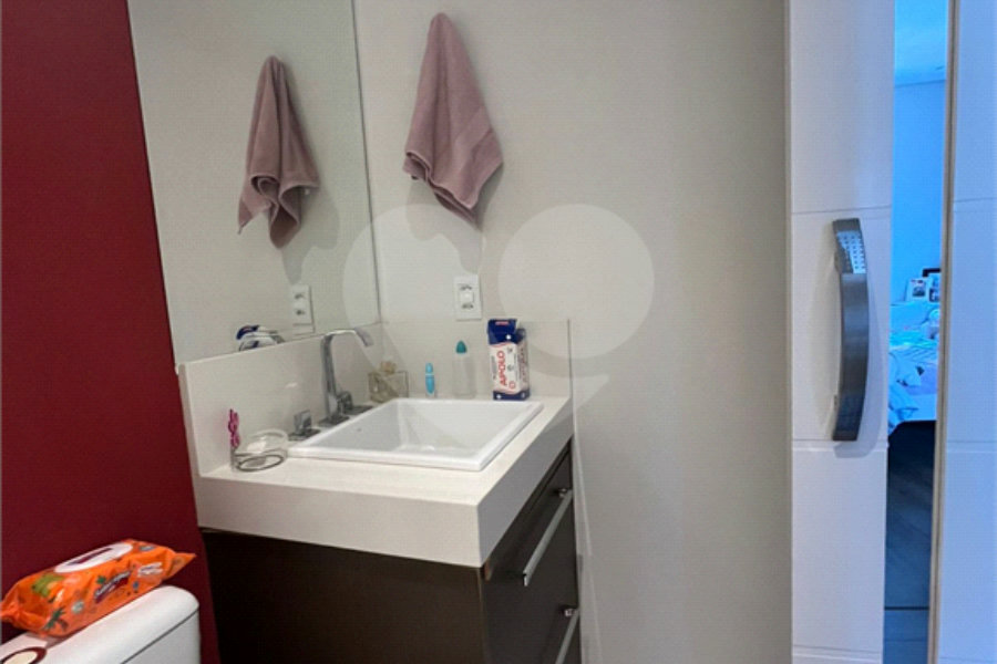 Casa à venda com 3 quartos, sendo 1 suíte, no condomínio Vila Siqueira, São Paulo - SP
