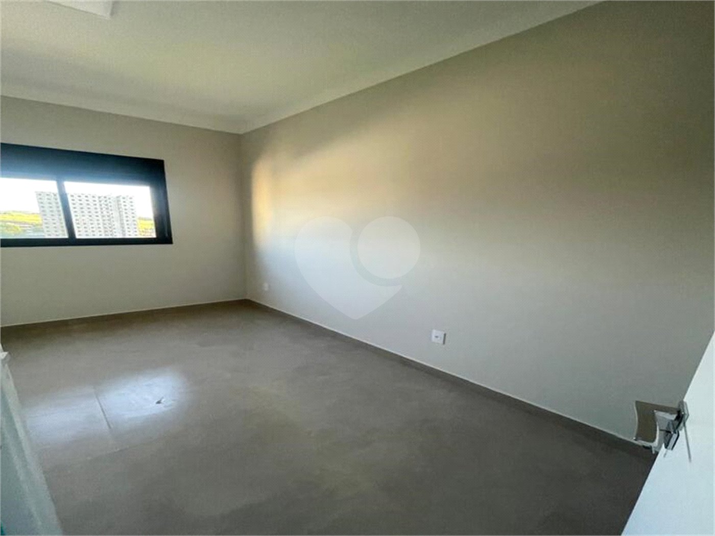 Casa à venda com 3 quartos, sendo 1 suíte, no condomínio Vila Paraty, Indaiatuba - SP