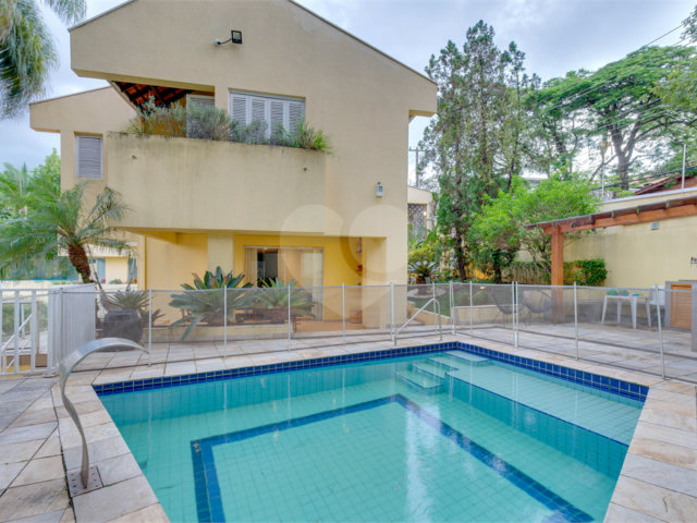 Casa Térrea à venda com 4 suítes em Jardim Marajoara, São Paulo, SP